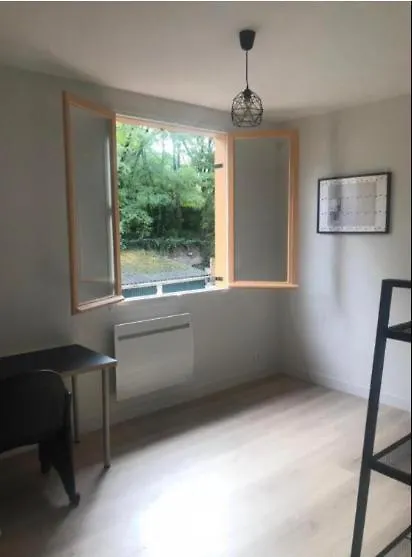 Apartment Pavillon 1 A 4 Personnes Chez L'Habitant Parfait Pour Une Famille Bagneux  France