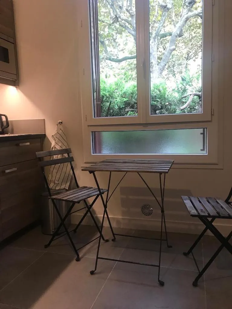 Apartment Pavillon 1 A 4 Personnes Chez L'Habitant Parfait Pour Une Famille Bagneux