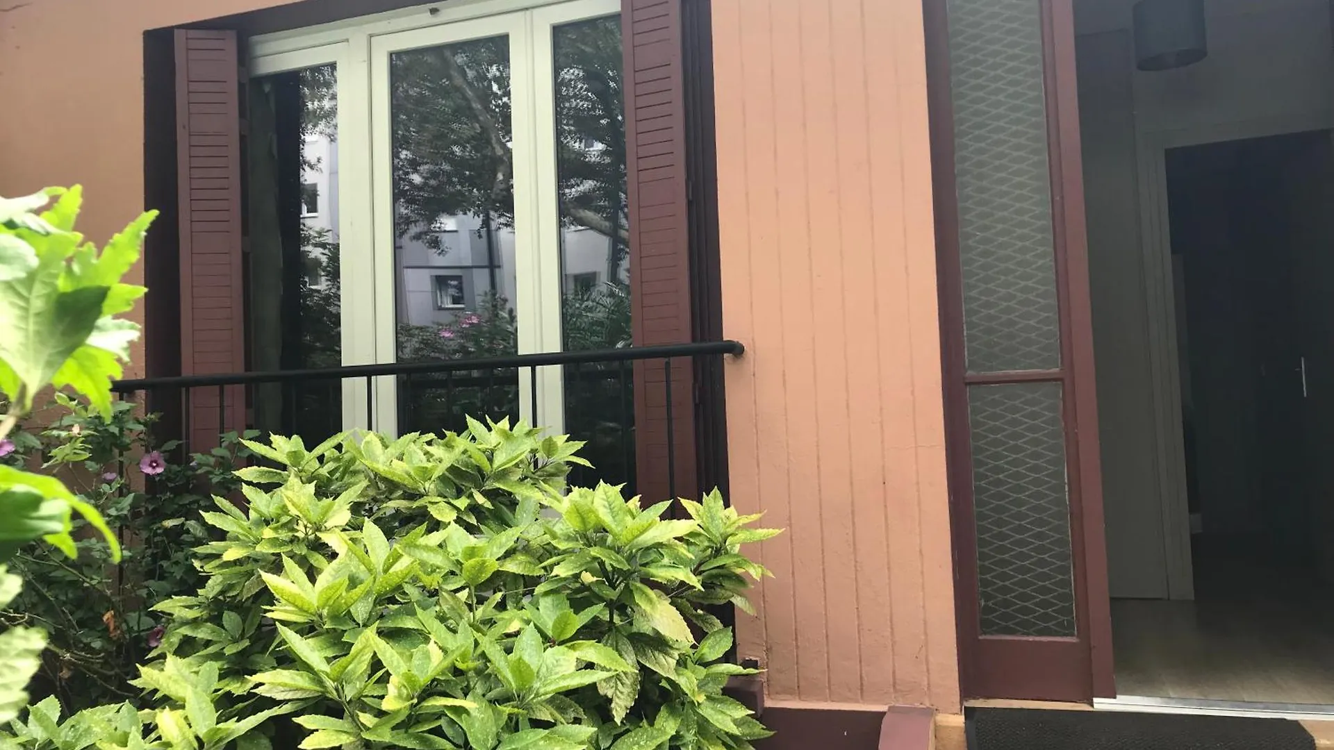 Apartment Pavillon 1 A 4 Personnes Chez L'Habitant Parfait Pour Une Famille Bagneux